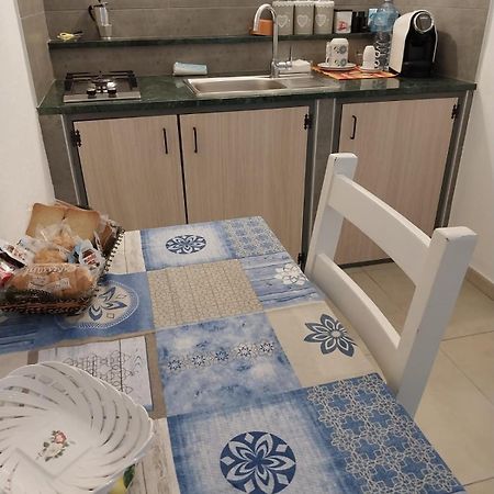 On The Road Bed and Breakfast Telti Exterior foto